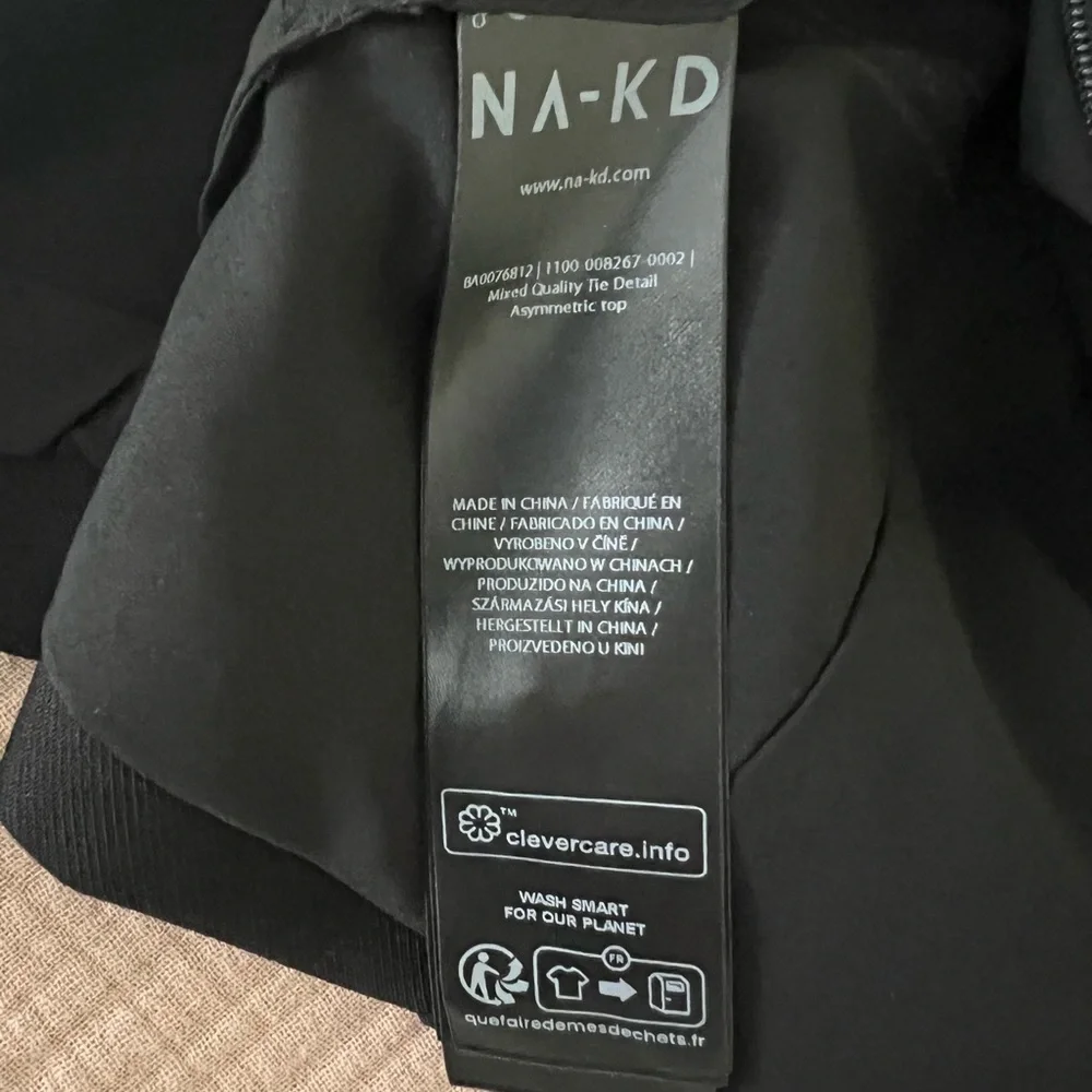 Black & Cream Asymmetric Tie Corset Top - Picture 5 of 10